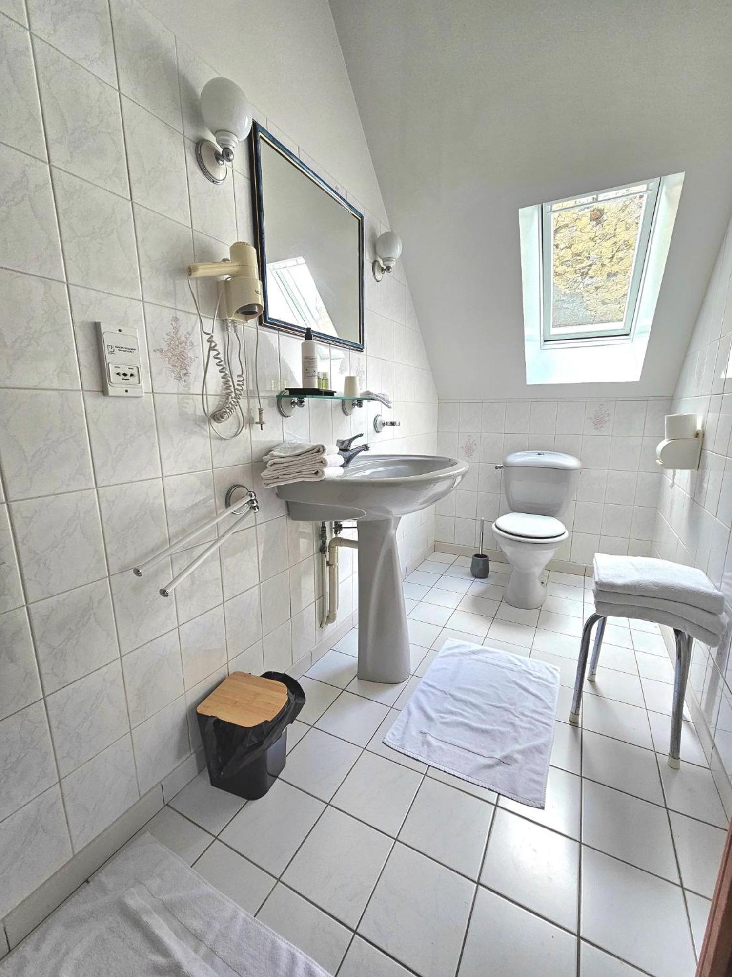 Chambres D'Hotes Chez Renee Le Charmel ภายนอก รูปภาพ